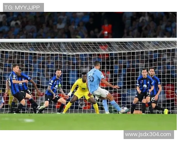 红魔连胜跻身欧冠资格区，卢卡库成曼联当家射手