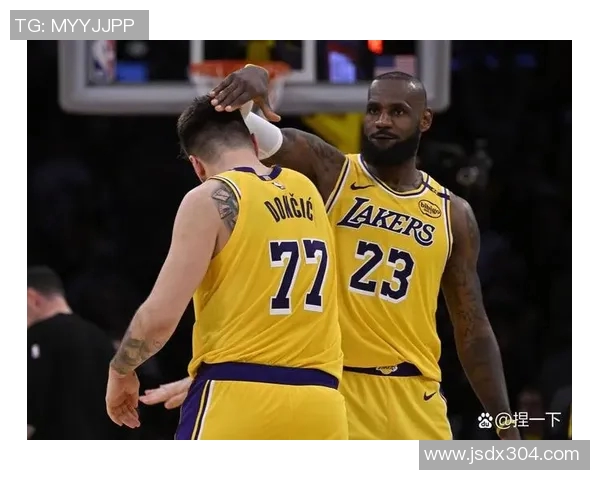 湖人击败勇士豪取七连胜,詹姆斯狂砍三双霸气登顶西部! 湖人击败勇士豪取七连胜,詹姆斯狂砍三双霸气登顶西部!