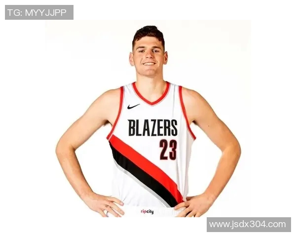 开拓者主帅坦言球队需要加强内线防守，考虑引进新中锋