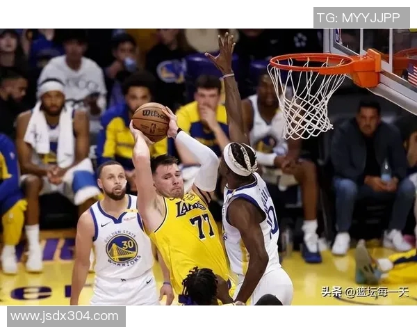 库里连续命中7个三分，狂砍40分带领勇士击败湖人，豪取7连胜