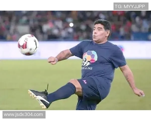 马拉多纳：传奇足球巨星的辉煌与传奇