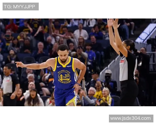 勇士险胜爵士，库里压哨三分绝杀