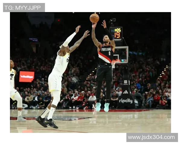 开拓者主场击败爵士,利拉德27分领衔得分 开拓者主场击败爵士,利拉德27分领衔得分